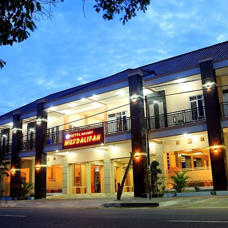 Musdalifah Hotel Sumenep Екстериор снимка