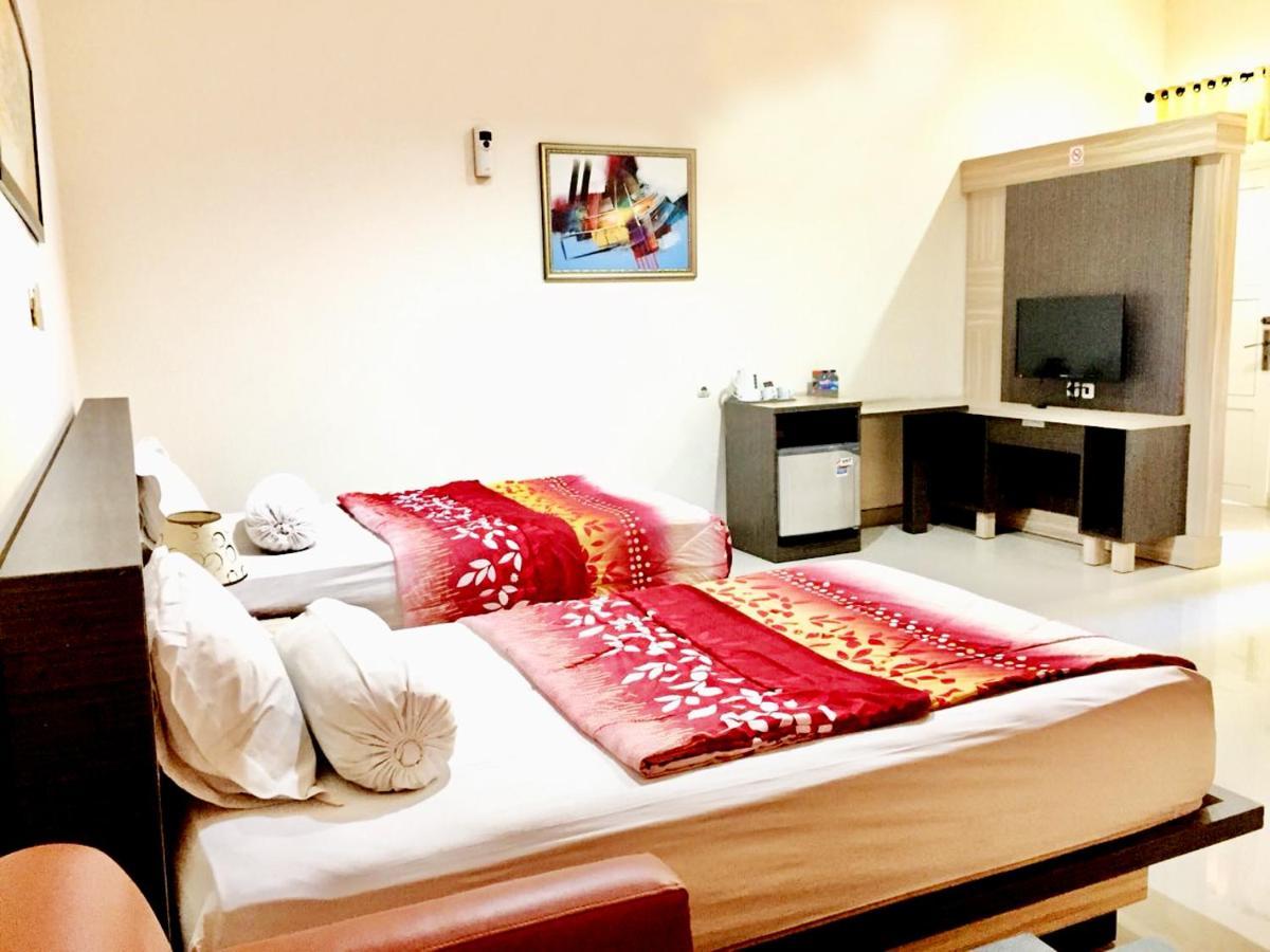 Musdalifah Hotel Sumenep Екстериор снимка