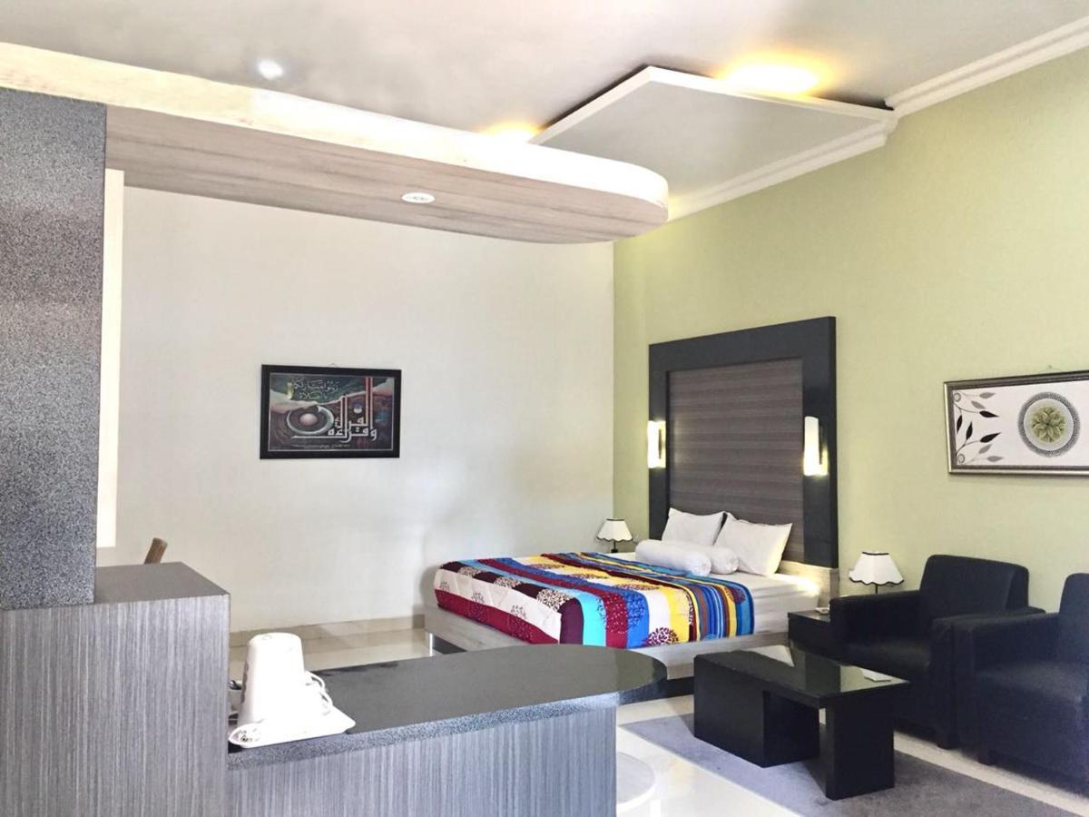 Musdalifah Hotel Sumenep Екстериор снимка