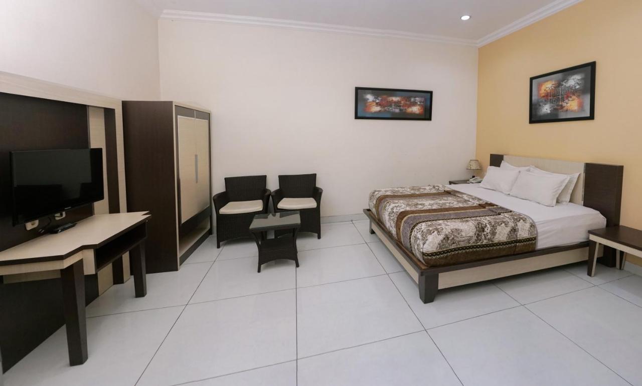 Musdalifah Hotel Sumenep Екстериор снимка