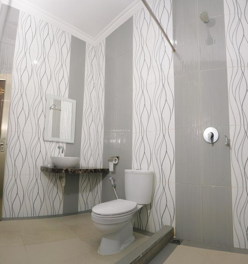 Musdalifah Hotel Sumenep Екстериор снимка