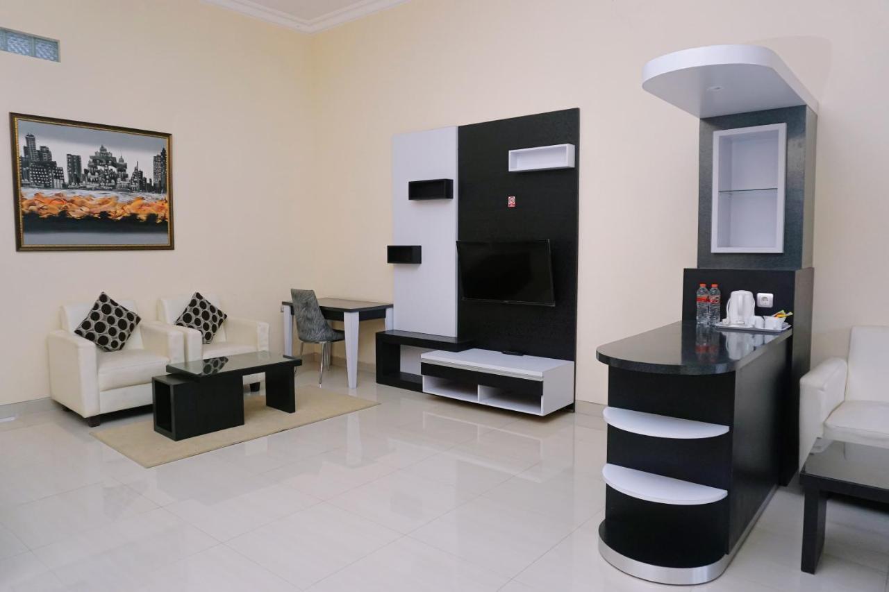 Musdalifah Hotel Sumenep Екстериор снимка
