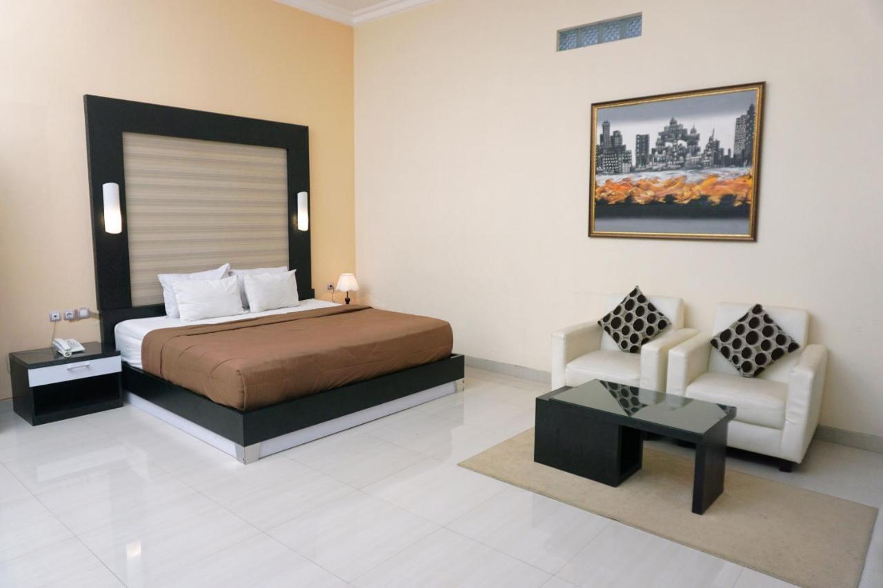 Musdalifah Hotel Sumenep Екстериор снимка