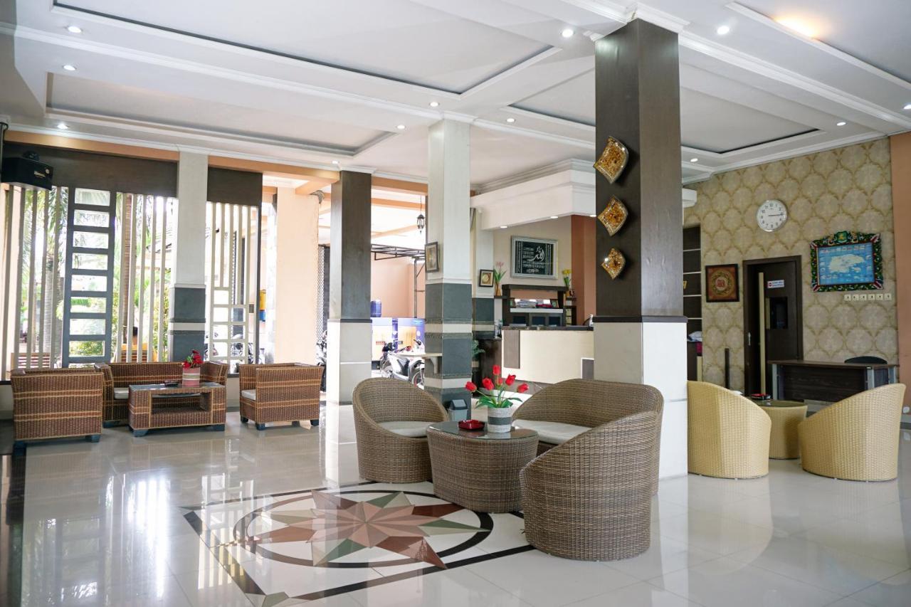 Musdalifah Hotel Sumenep Екстериор снимка
