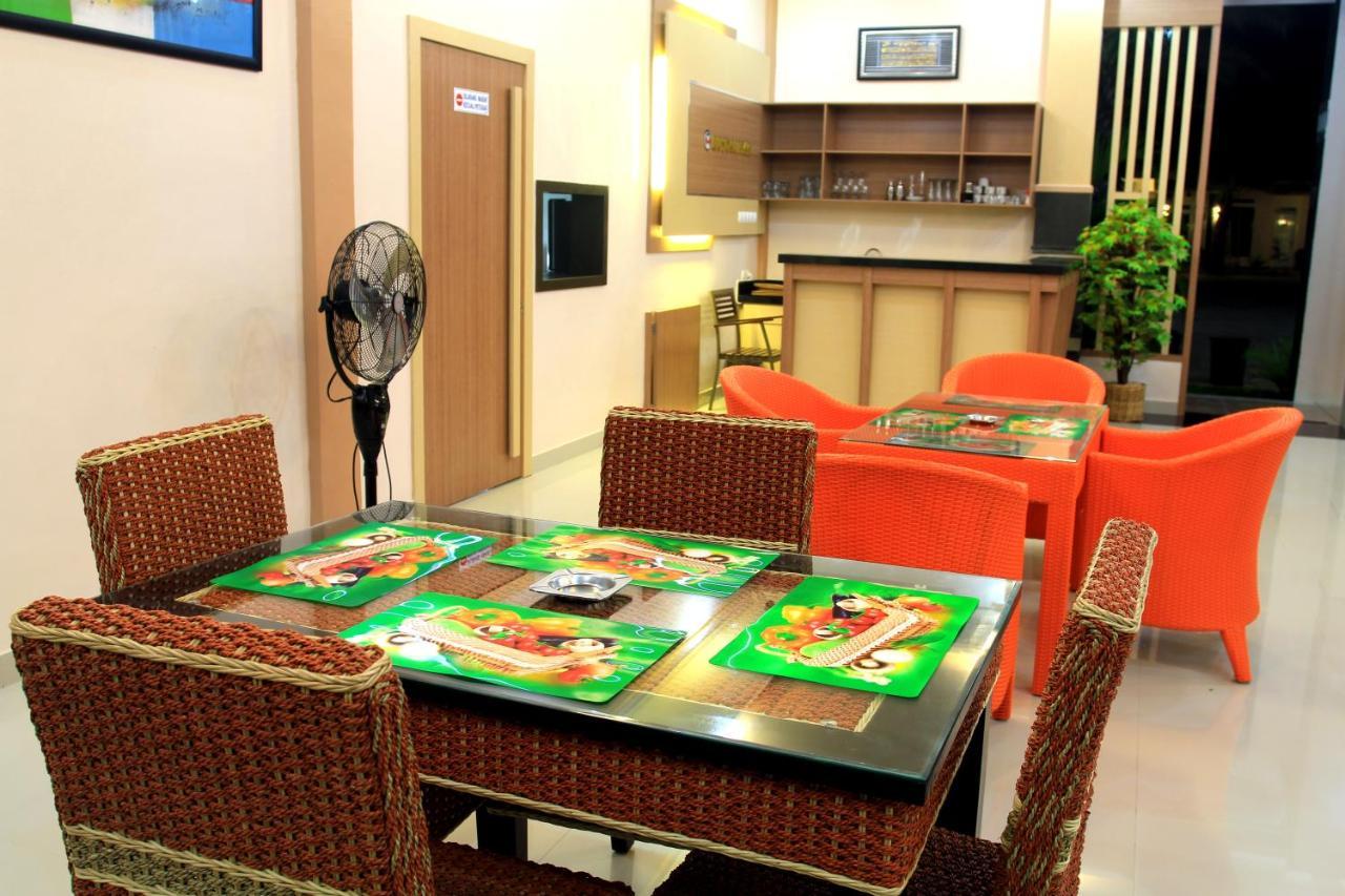 Musdalifah Hotel Sumenep Екстериор снимка
